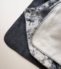 Load image into Gallery viewer, Georgia Iconic Image &quot;Arch&quot; Blanket